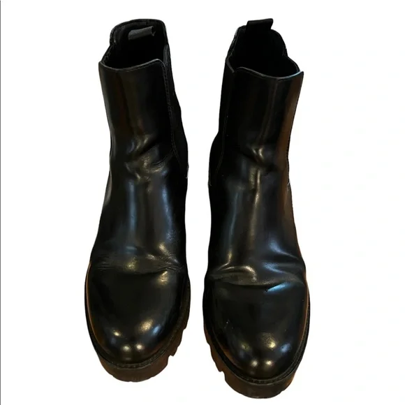 Classic PRADA Chelsea boots! Like new! - Picture 2 of 4